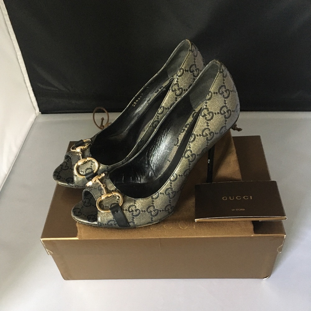 Authentic Gucci limited edition GG peep toe 8 1/2